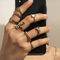 Retro Ins Cold Wind Serpentine Serpentin Lock Set Ring, Temperament Punk Multi-Element Ring